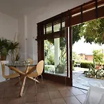 By Maggiore With Garden Views Casa vacanze *