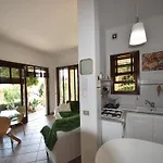 By Maggiore With Garden Views 펜션