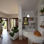 By Maggiore With Garden Views 펜션 베르바니아