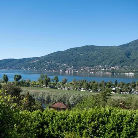 By Maggiore With Garden Views Verbania