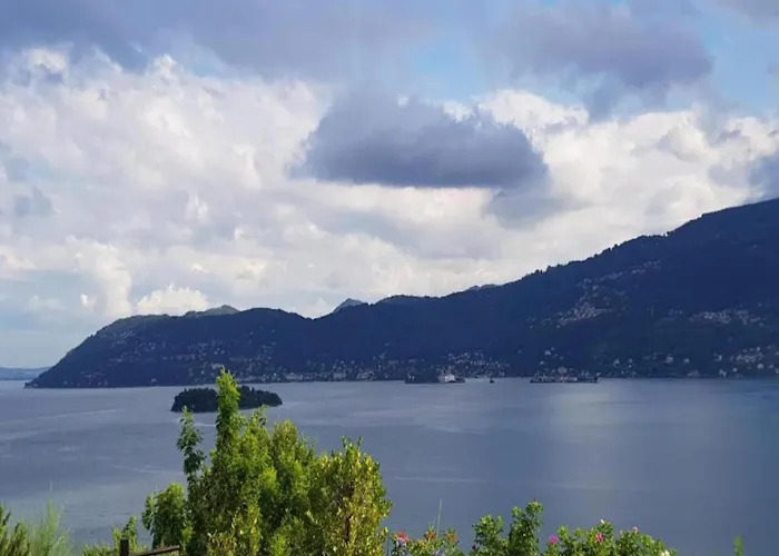 By Maggiore With Garden Views Feriehus Verbania