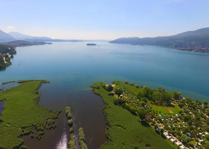 By Maggiore With Garden Views Feriehus